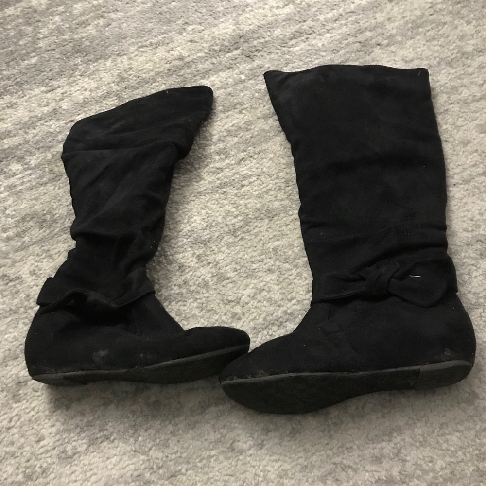Black boots